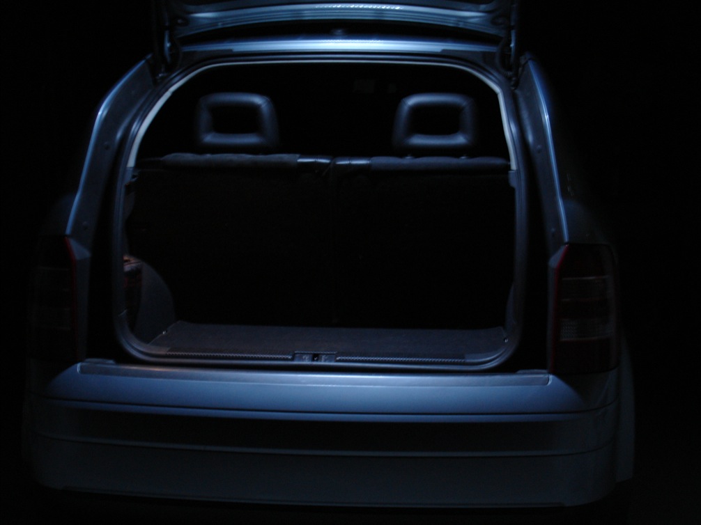 2 LED Kofferraum Beleuchtung für BMW 3ER F31 | Led Innenbeleuchtung Weißes  Eis CANbus