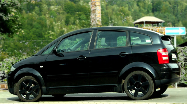 Audi A2 schwarz