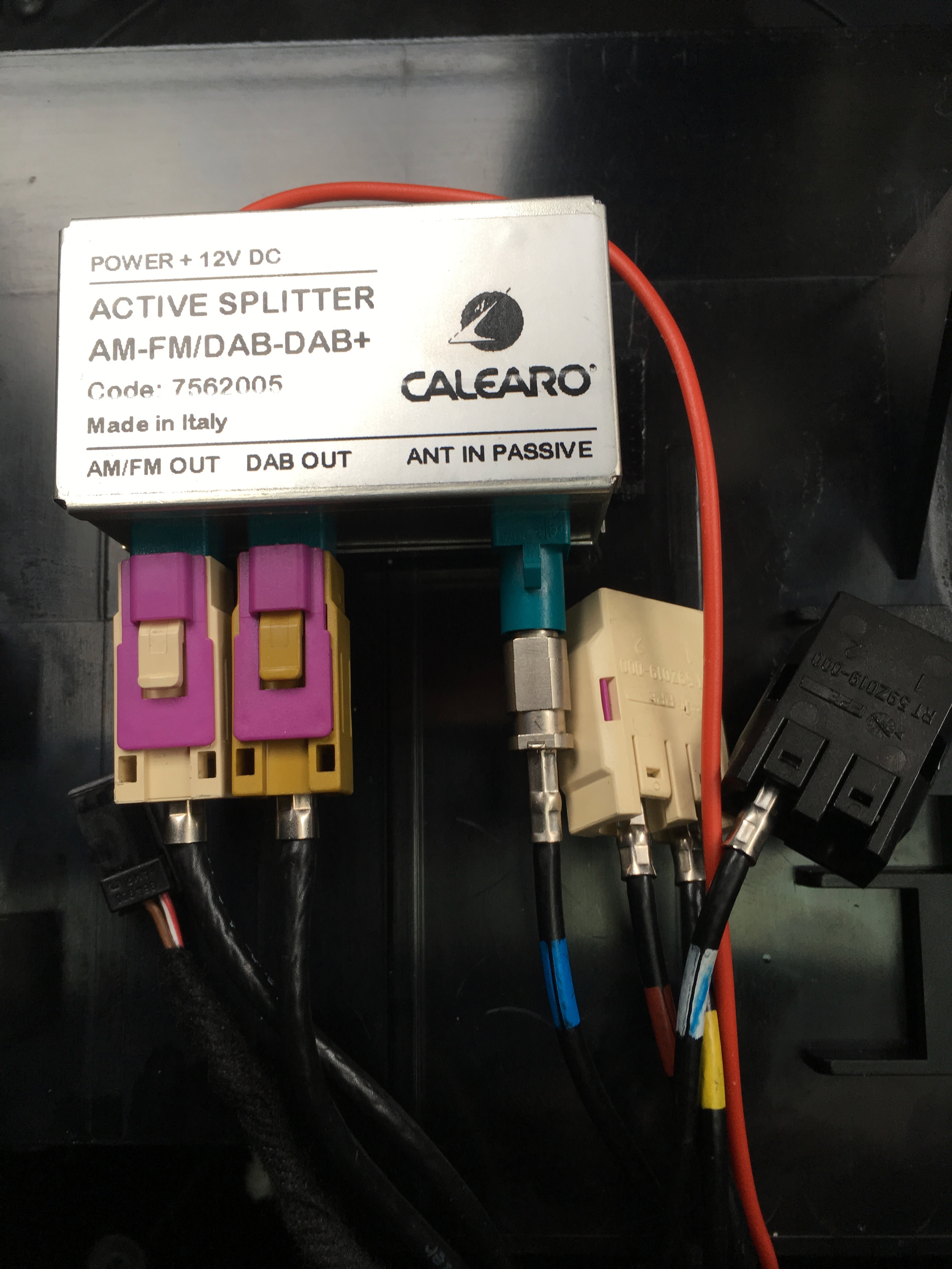 Antennensplitter für DAB - HIFI - Handy - NAVI - Audi A2 Club Deutschland