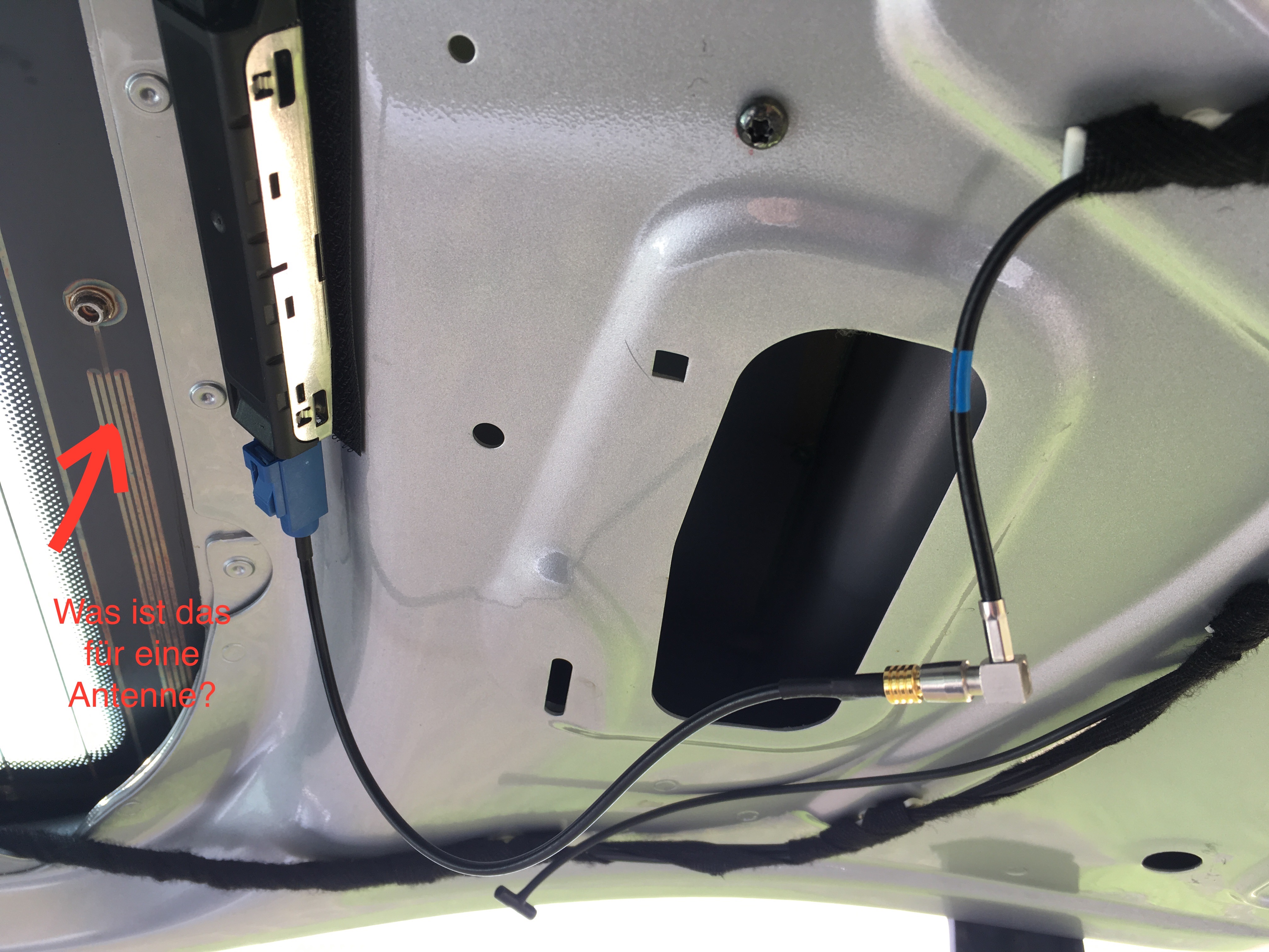 Antennensplitter für DAB - HIFI - Handy - NAVI - Audi A2 Club