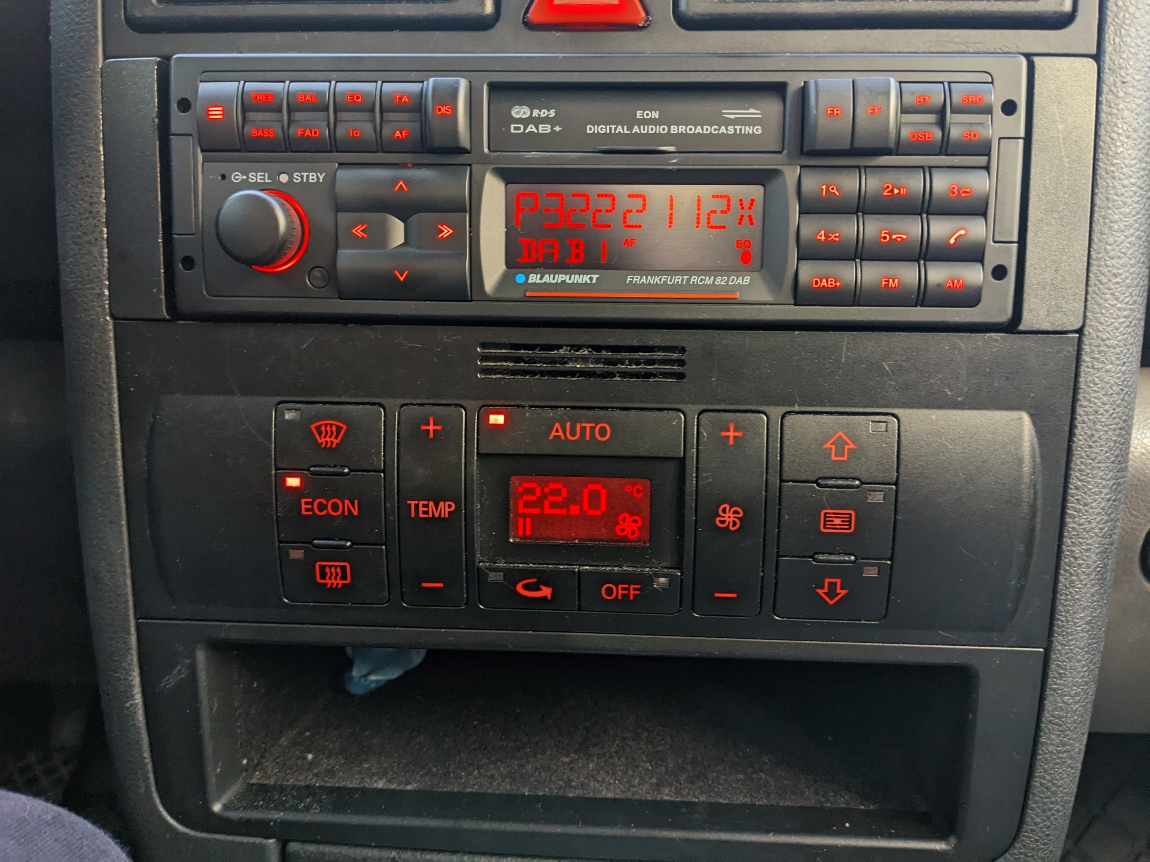 Endlich wieder ein schönes Autoradio - mit DAB+ - HIFI - Handy - NAVI -  Audi A2 Club Deutschland
